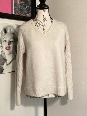 Jones New York Cream V-Neck Cable-Sleeve Sweater
